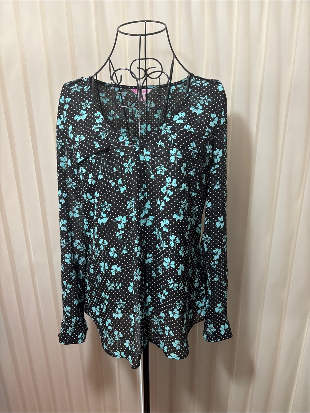Candie's Black & Turquoise Floral V‑Neck Long Sleeve Blouse